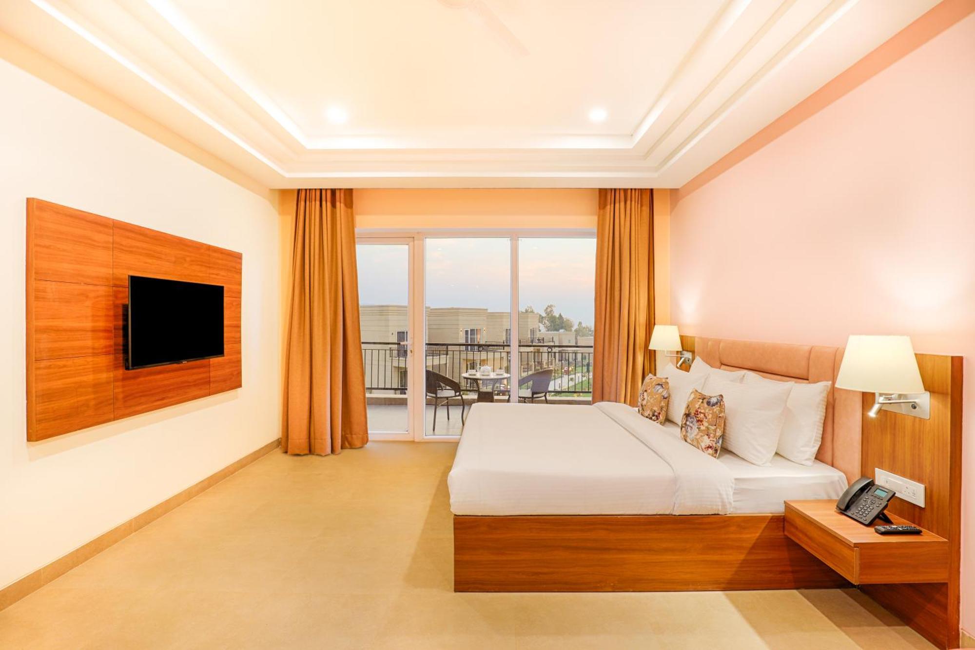 Club Mahindra Patkote Hotell Nainital Eksteriør bilde